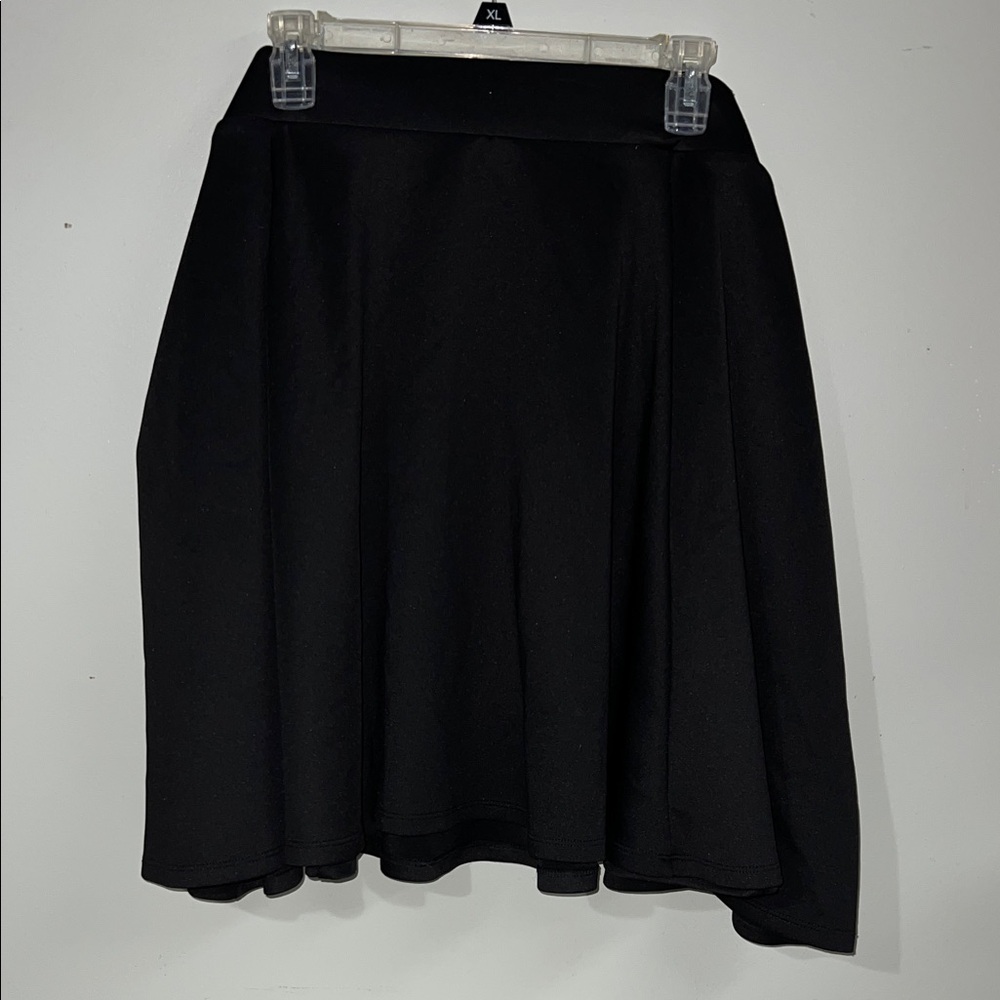 TORRID 4 black skater skirt w pockets